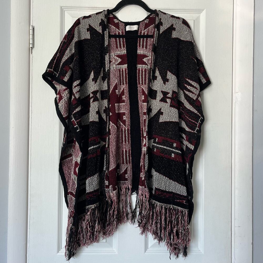 Éis Woven Fringed Poncho